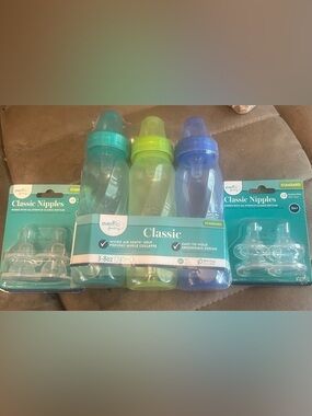 Evenflo Classic 3-Pack Baby Bottles, Slow & Medium Flow Nipples, Never Opened